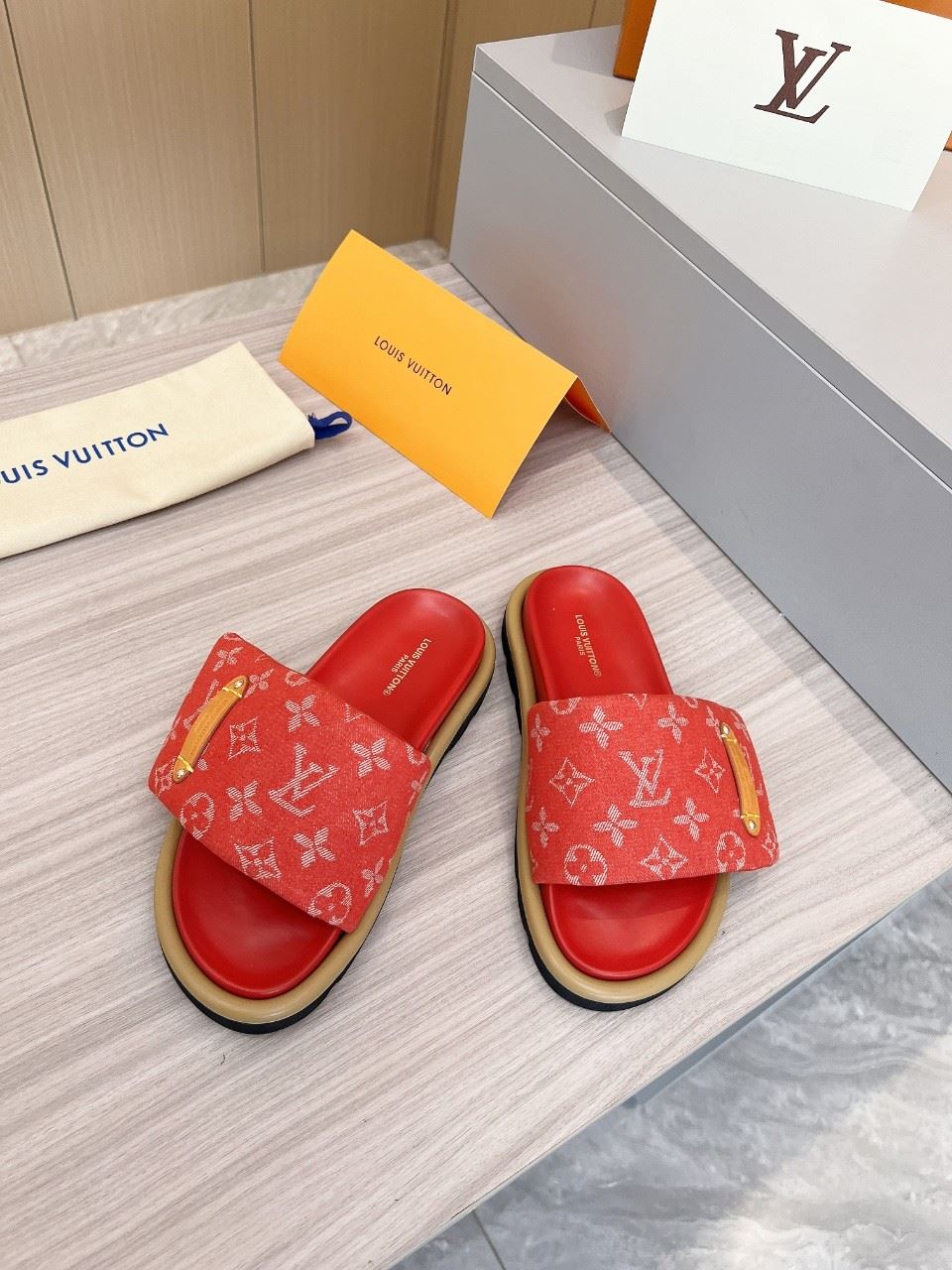 Louis Vuitton Slippers